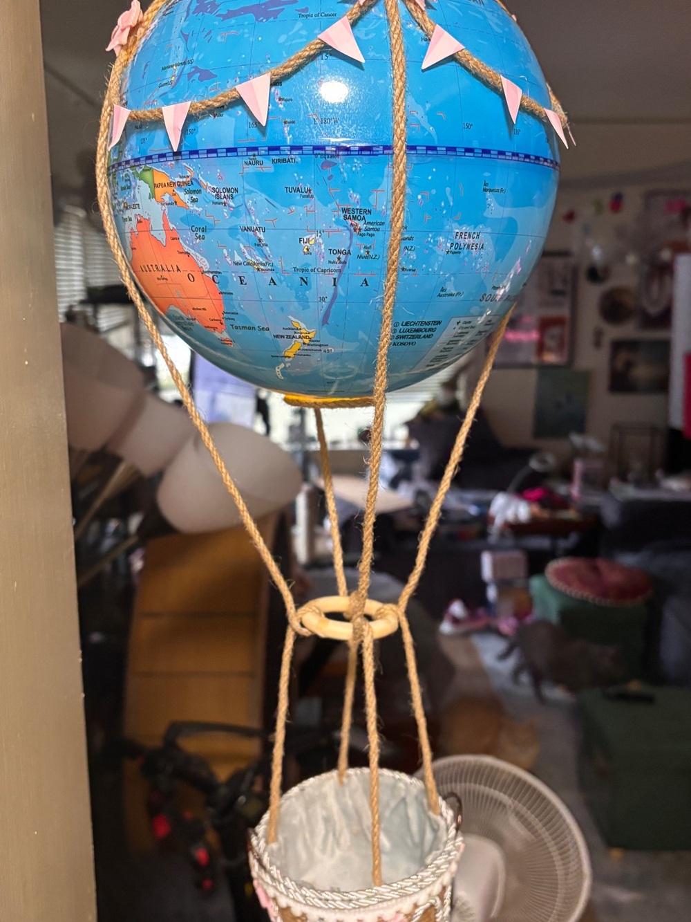 Globe-style Hot Air Balloon Hanging Decor